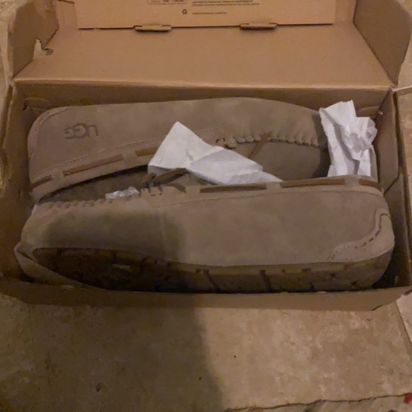 brand new ugg moccasins - Picture 3 of 4